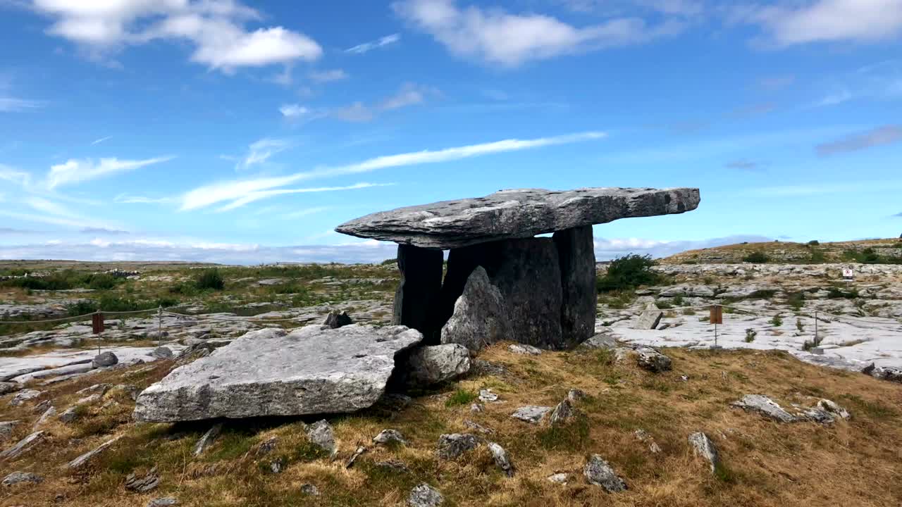 el dolmen de las aves de corral