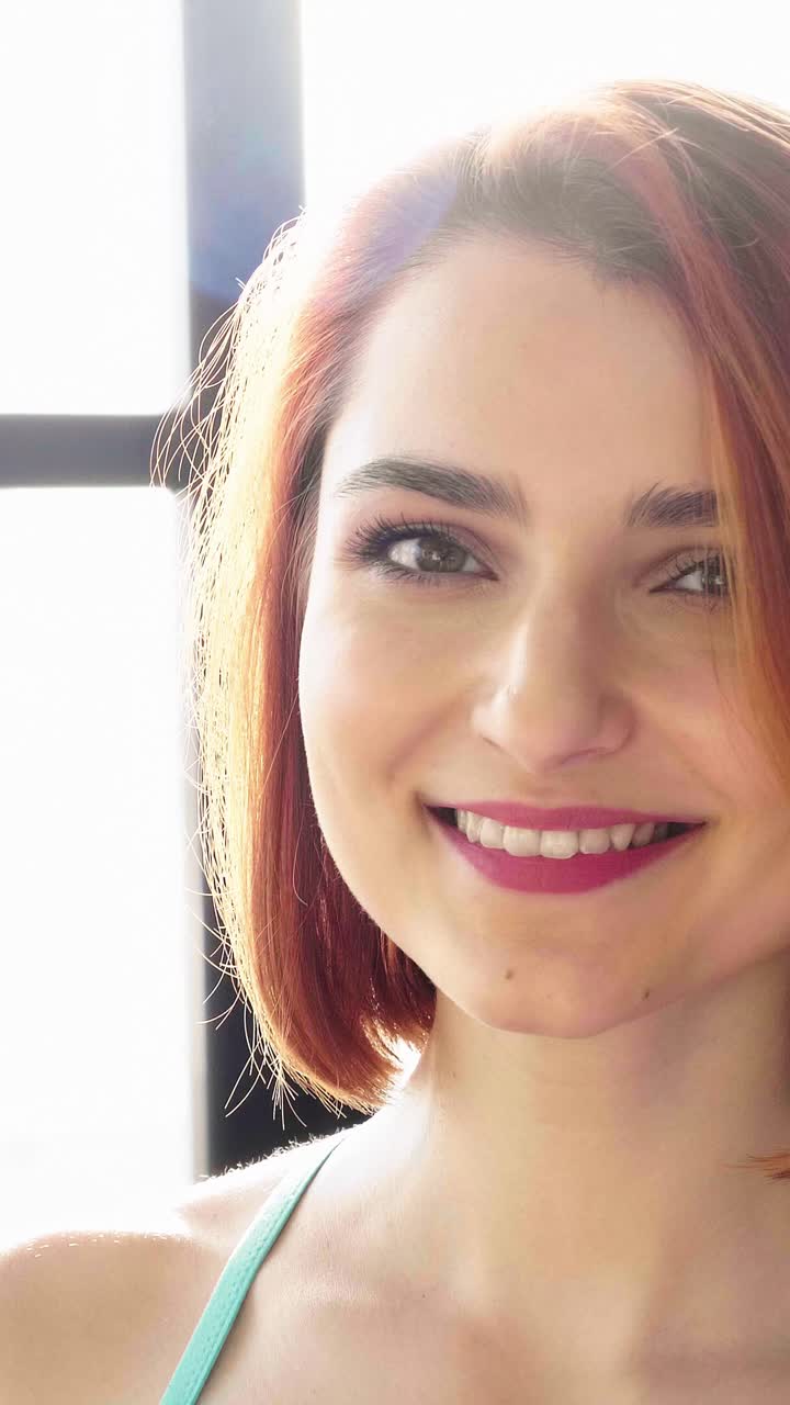 retrato de una mujer sonriente