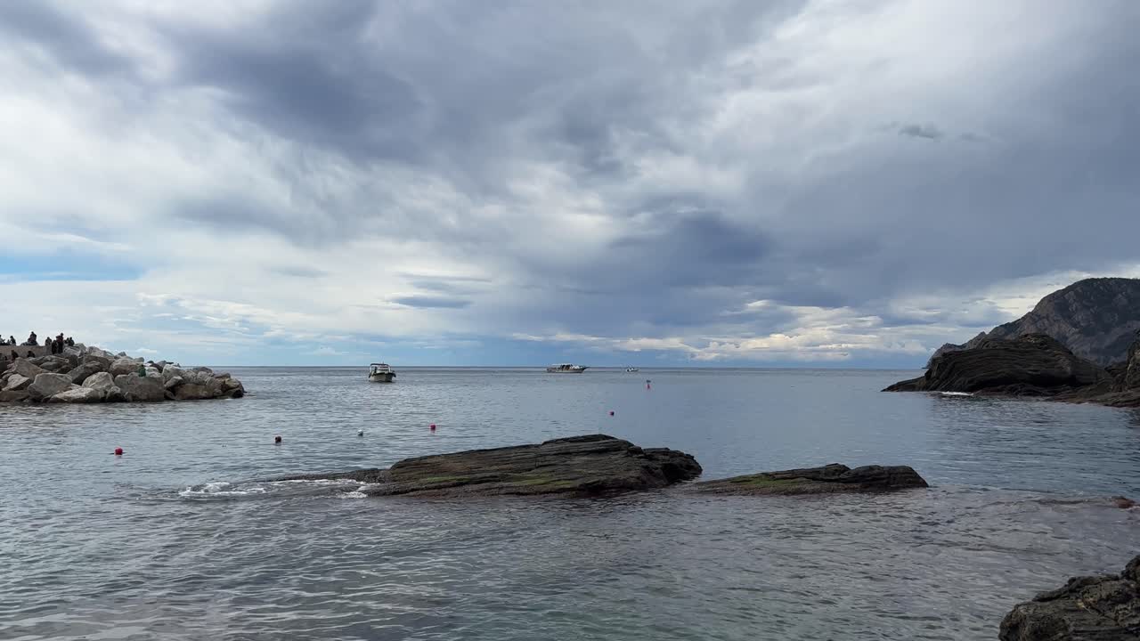 vernazza, cinque terre, harbor 구름이 많은 날, 어두운 구름