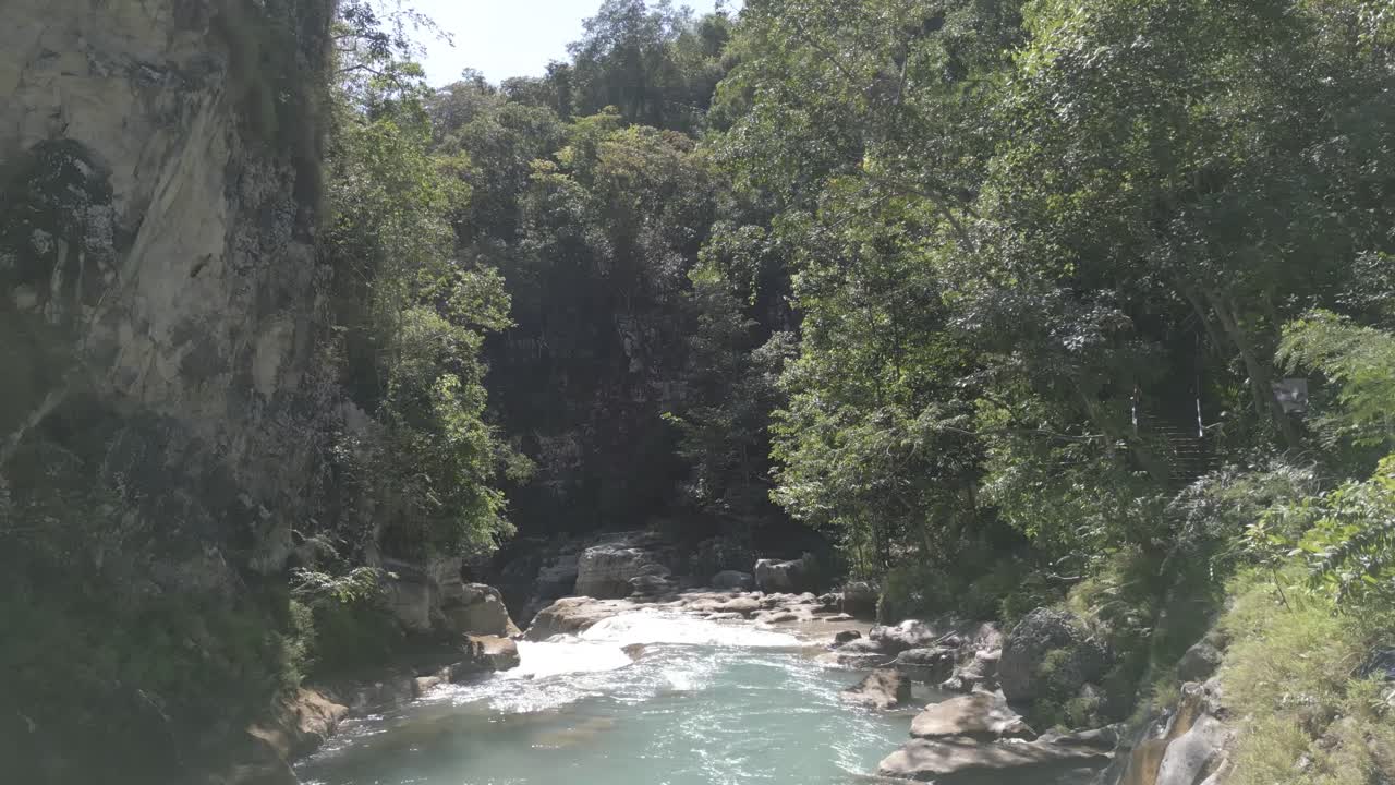 tanggedu cascada sumba isla este de indonesia