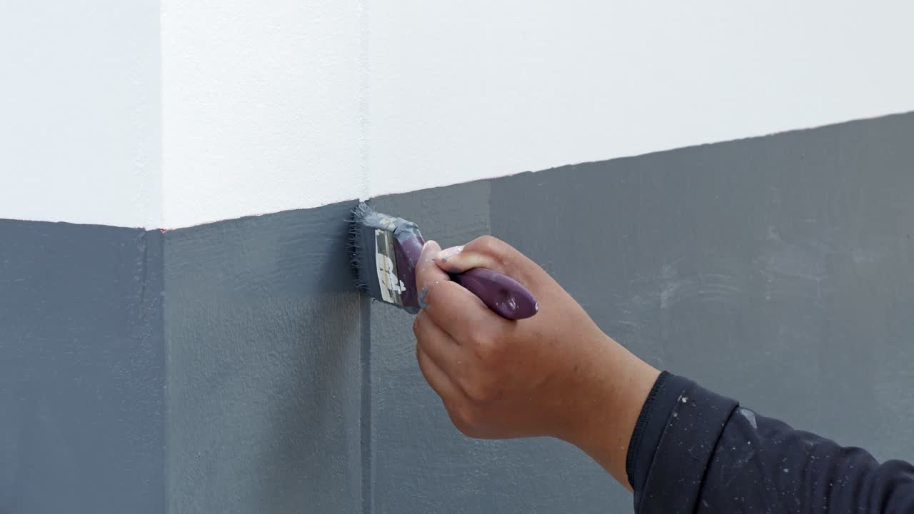 Transform your living space with a fresh coat of paint tips for DIY wall painting