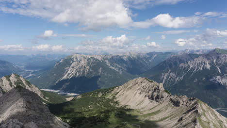 Timelapse-of-clouds-moving-above-the-beautiful-Lech-valley---Panning-right