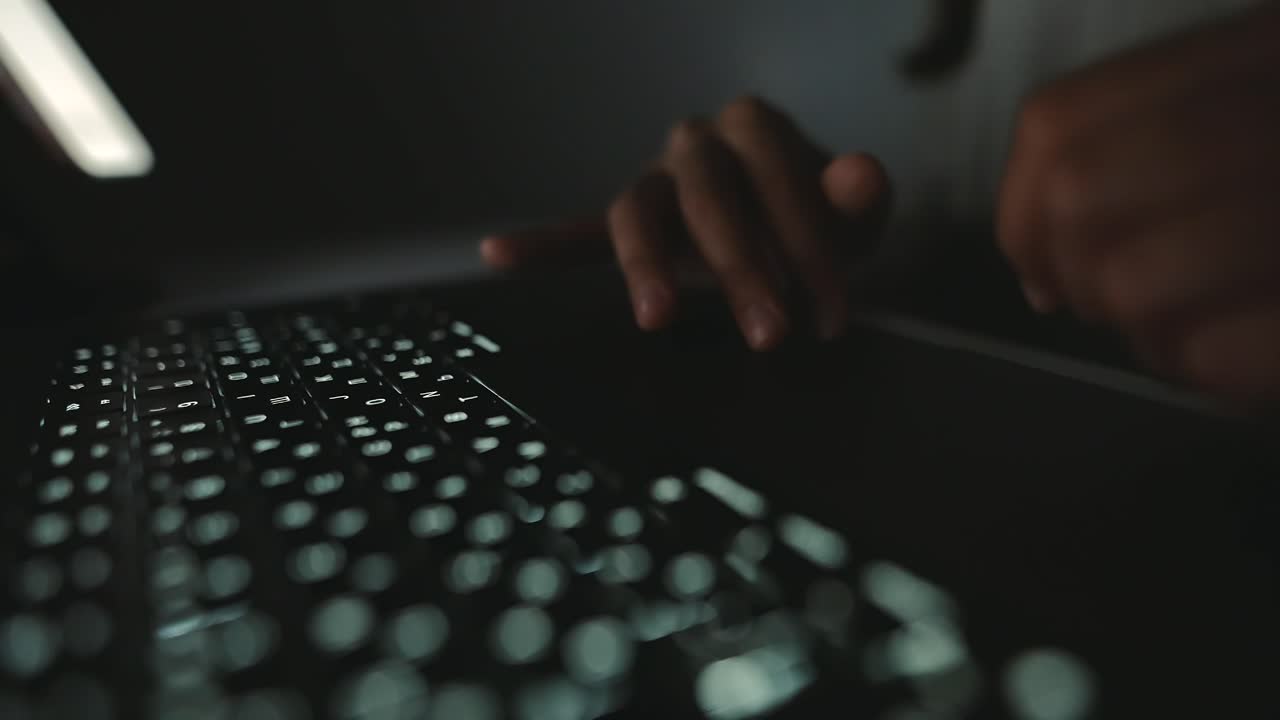 Typing on a Backlit Keyboard in the Dark