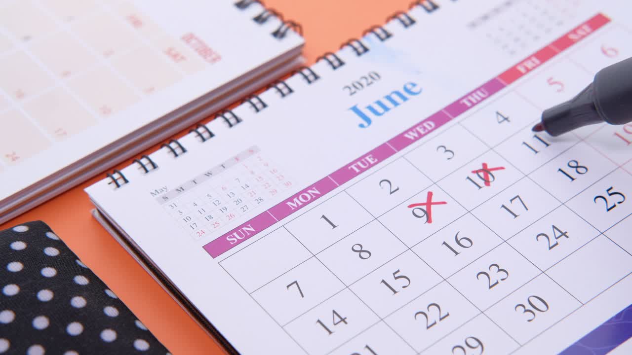 concepto de plazo con círculo en la fecha calendario
