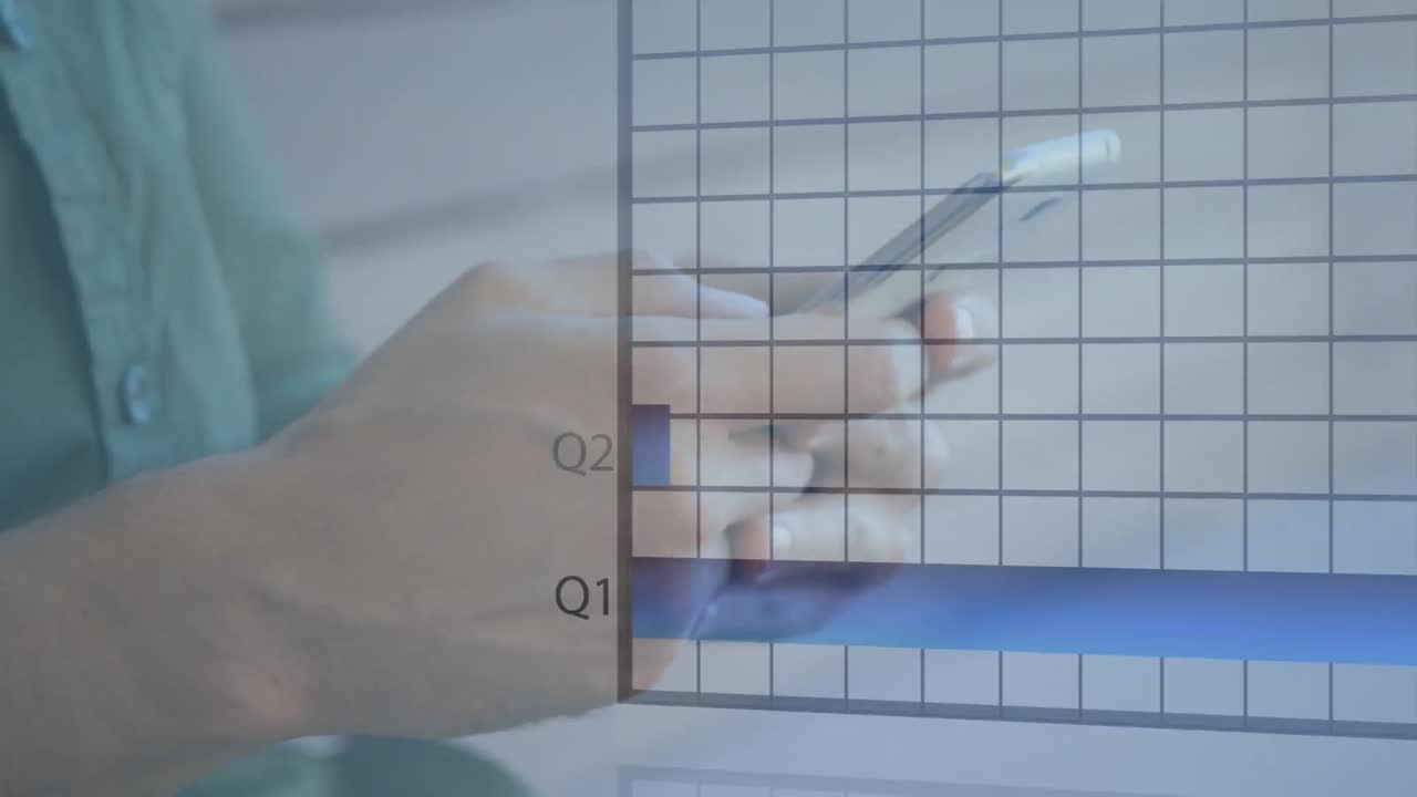 스마트폰을 사용하는 남자의 중간 섹션에 대한 통계 데이터 처리 애니메이션