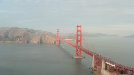 Smooth-establishing-circling-aerial-shot-of-the-Golden-Gate-bridge