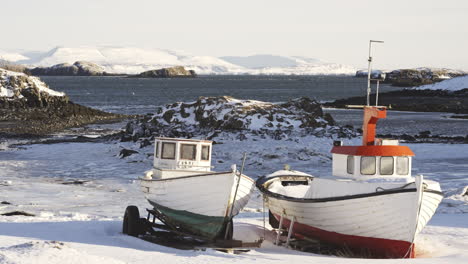 Barcos-Portuarios-Abandonados-En-La-Península-De-Islandia-En-Stykkisholmur\n