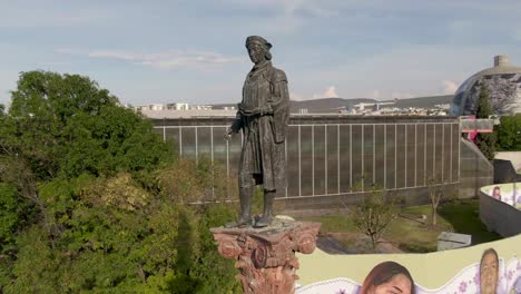 Denkmal-Für-Colon-Entlang-Des-Paseo-De-La-Reforma-In-Mexiko-Stadt-In-Der-Nähe-Des-Jardin-De-Los-Angeles-In-Mexiko-Stadt