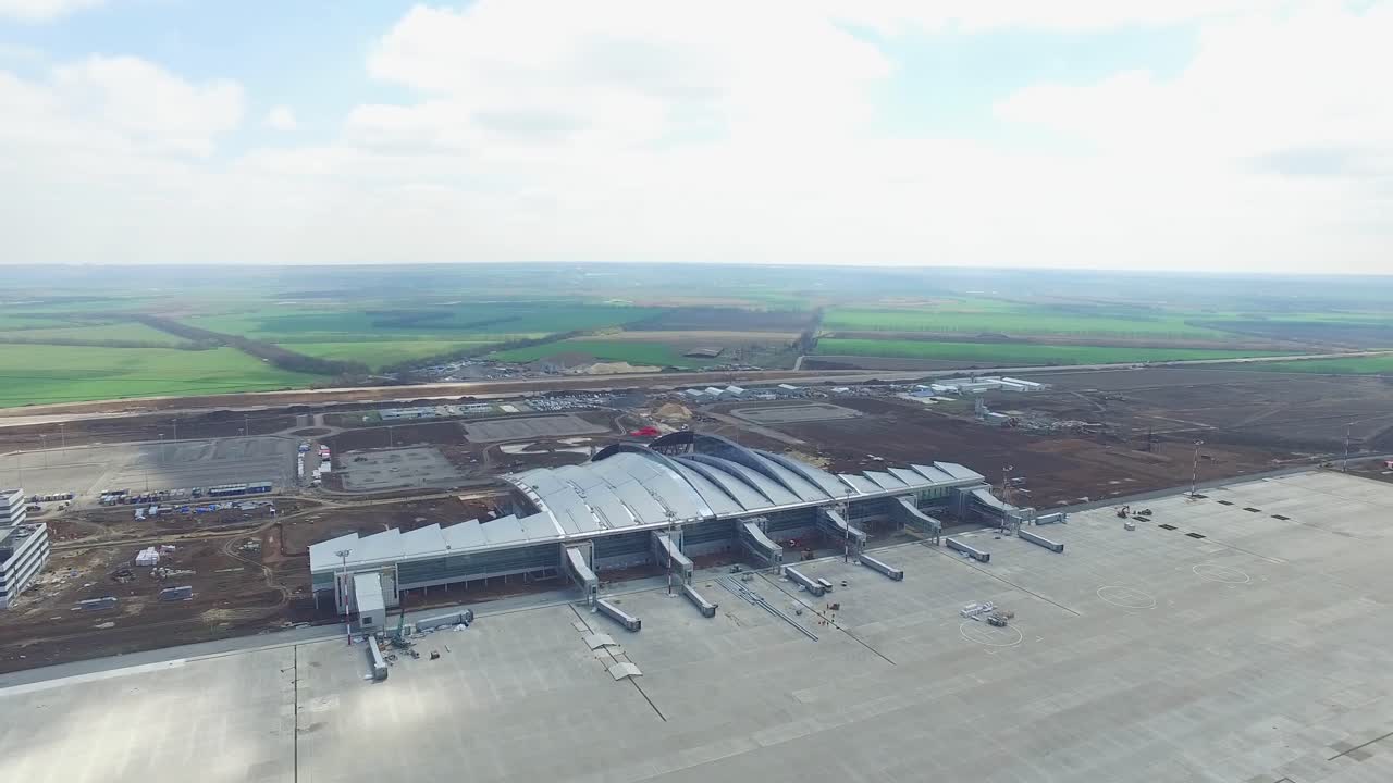 vista aérea de la terminal del aeropuerto en construcción