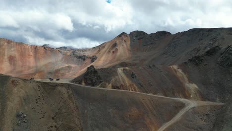 Paraglider-Soars-Over-Mountain-Range