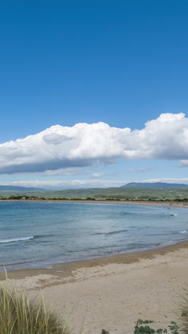 Voidokilia-Strand-In-Griechenland-In-Vertikaler