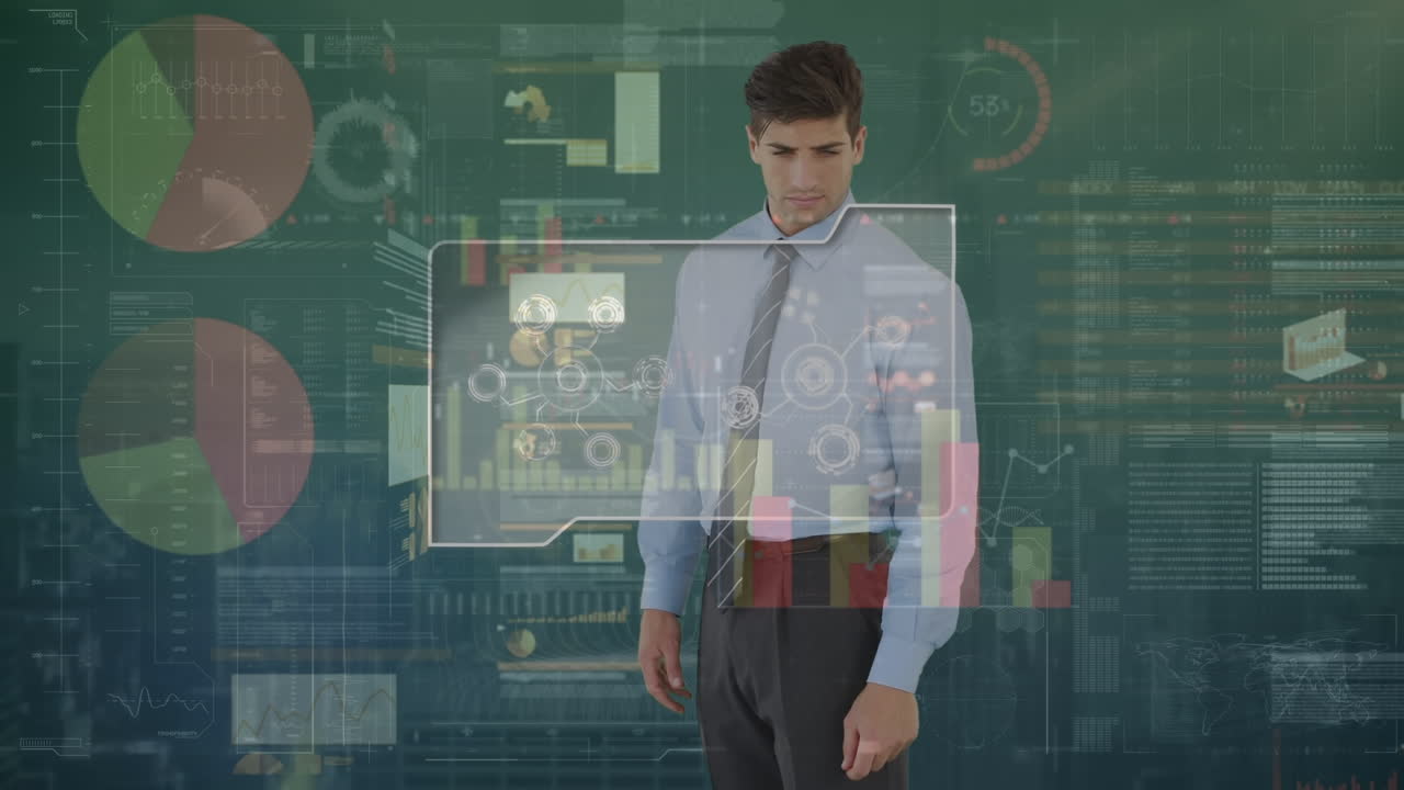 цифровой интерфейс с обработкой данных над кавказским бизнесменом, касающимся футуристического экрана