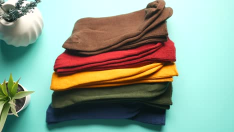 calcetines coloridos apilados