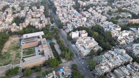 Vista-Aérea-Superior-De-Los-Tejados-De-La-Ciudad-India-Nueva-Delhi-Oeste-Delhi-4k-1