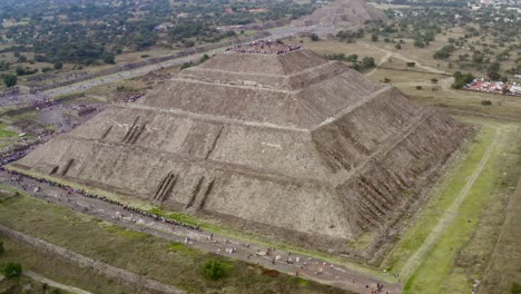 antenne: teotihuacan, mexico, piramides