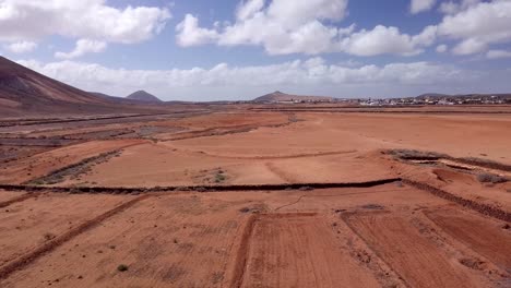 Panoramablick-Auf-Die-Oliva-Wüste-Aus-Drohnensicht