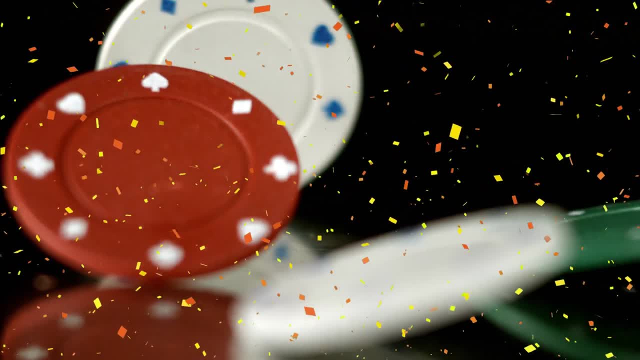 Animazione di fiches da poker che cadono su sfondo nero