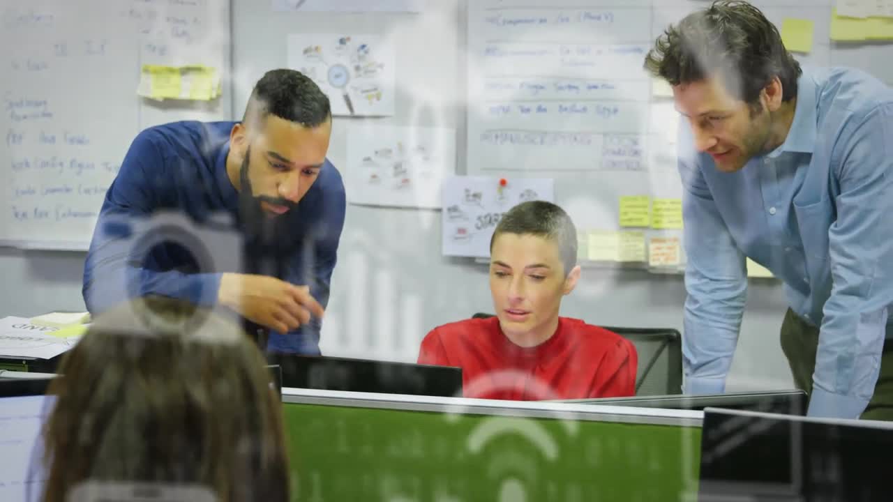 animación de la red de iconos digitales sobre colegas de negocios en la oficina