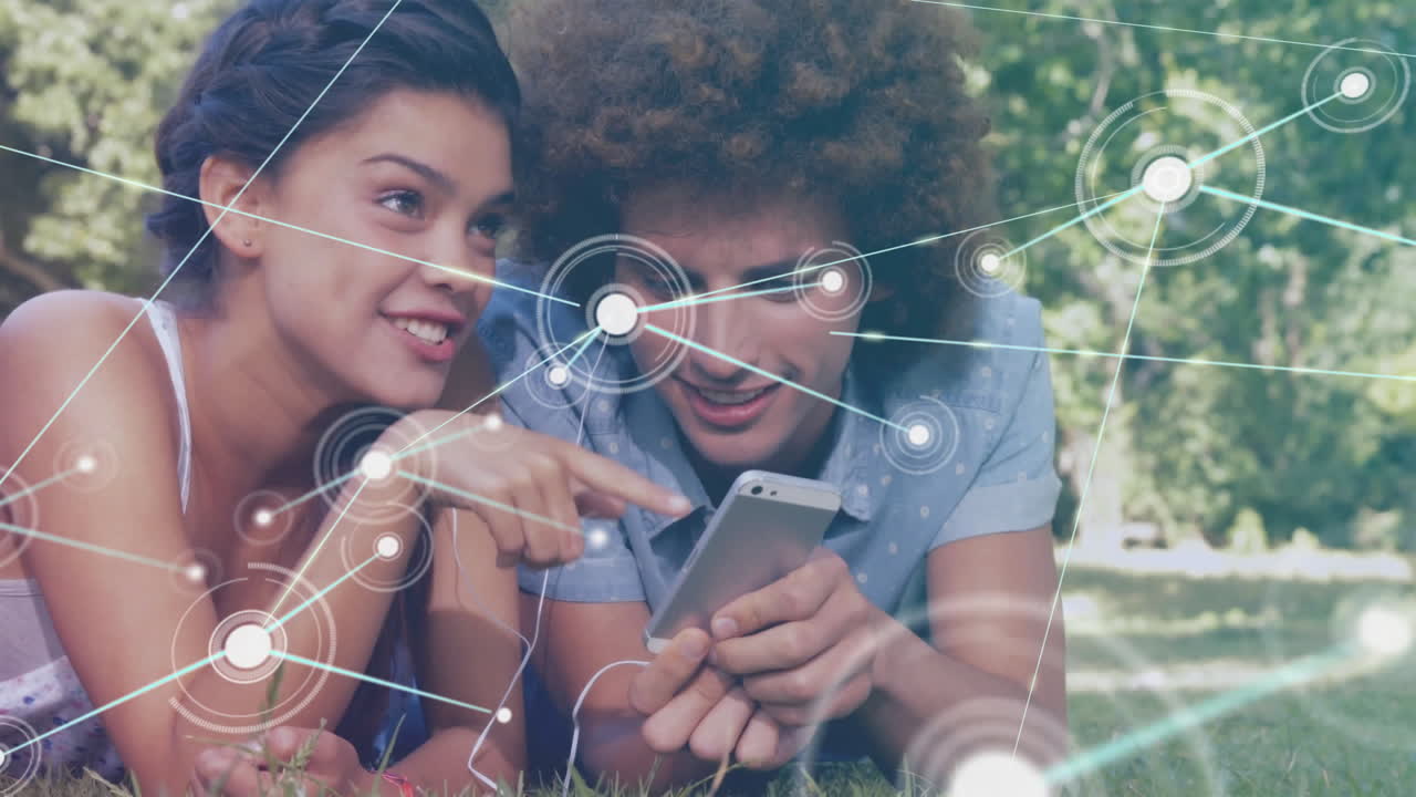 uso de teléfonos inteligentes al aire libre, personas con conexiones a la red animación