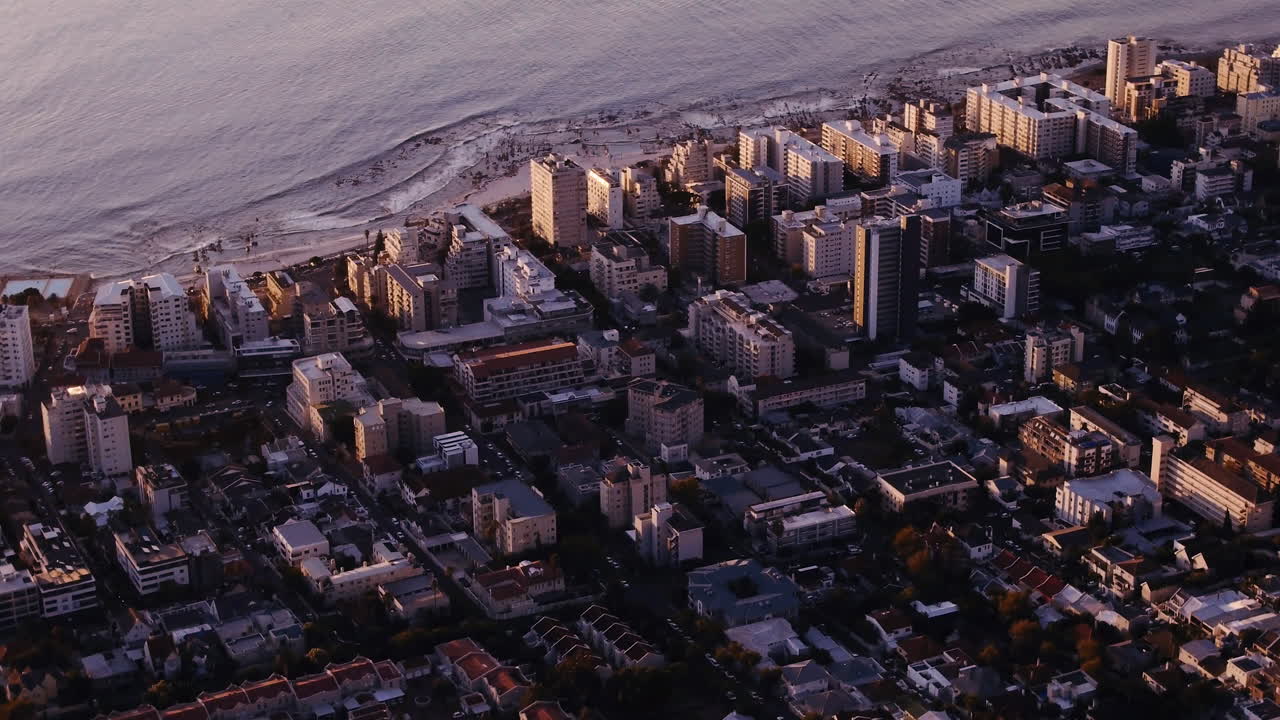 바다  ⁇ 의 큰 도시에 오신 것을 환영합니다.