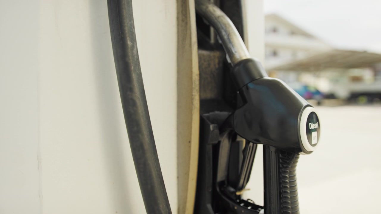 Pompa di gasolio al distributore di benzina