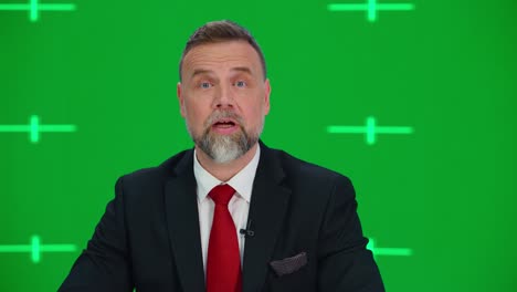뉴스 tv 스튜디오 녹색 스크린 배경으로 생방송 뉴스 프로그램: 남성 진행자 보고, 대화 및 듣기. 텔레비전 케이블 채널 커. 네트워크 방송 모의 재생. 정적 매체