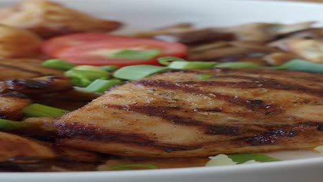 grilled chicken with mushrooms, tomatoes and green onions