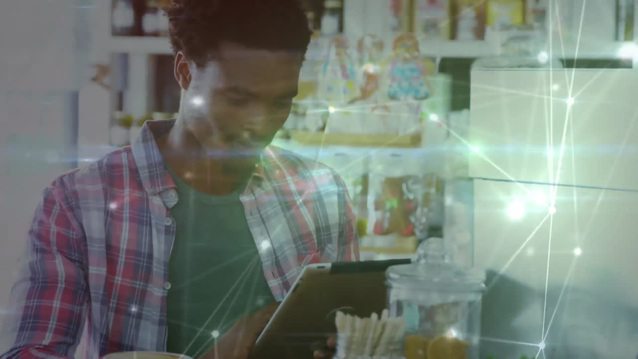 animación de la red de conexiones a través de un hombre de negocios que usa una tableta