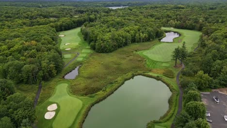 Aerial-View-Of-Lush-Green-Golf-Course-In-Ontario,-Canada