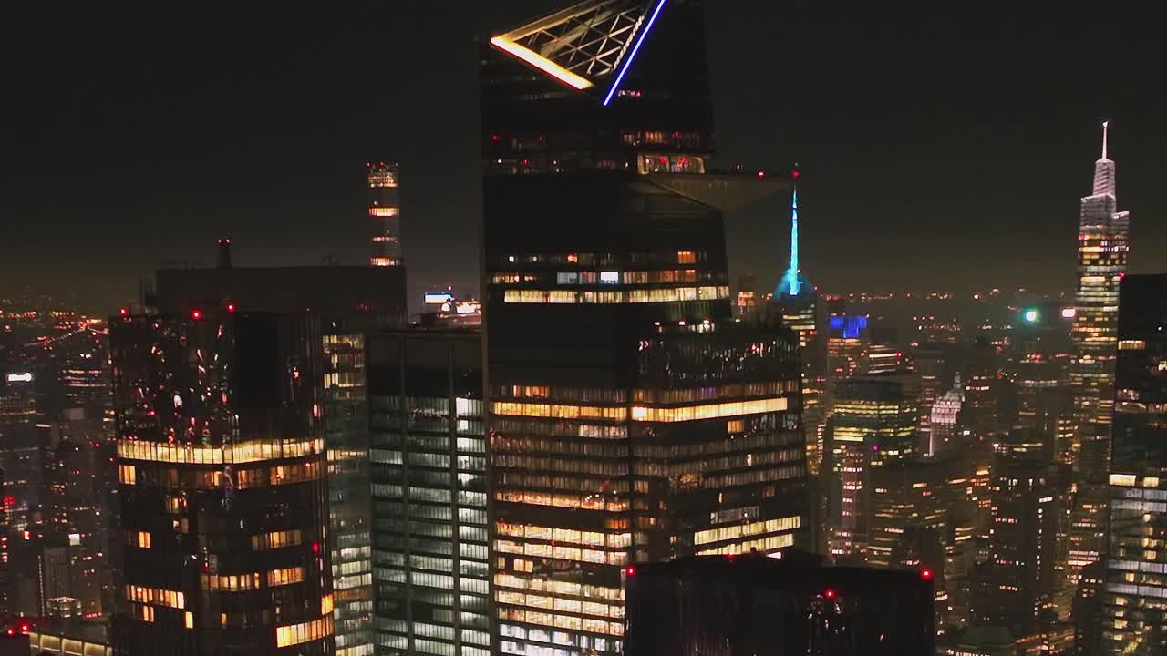 ニューヨーク市夜景の広大な空撮パノラマ