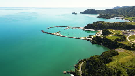 Golden-Geoduck-Bay-In-Neuseeland,-Luftdrohnenansicht