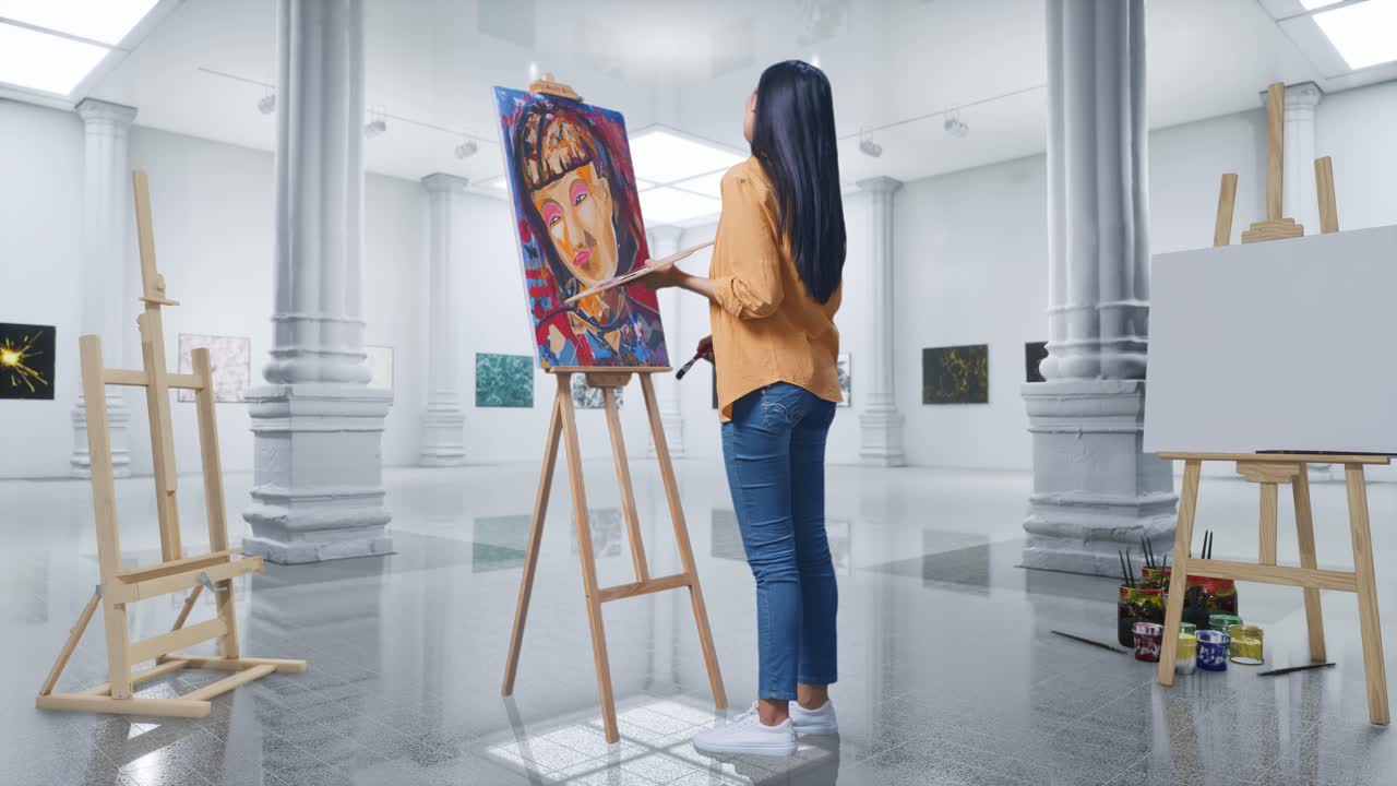 아시안 여성 예술가의 몸 전체 측면 뷰는 머리를 흔들고 두통을 는 동안 캔버스에 기름 페인트와 질로 소녀를 그립니다.