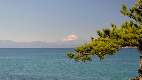 Beautiful-wide-open-panorama-scenery-with-Mt