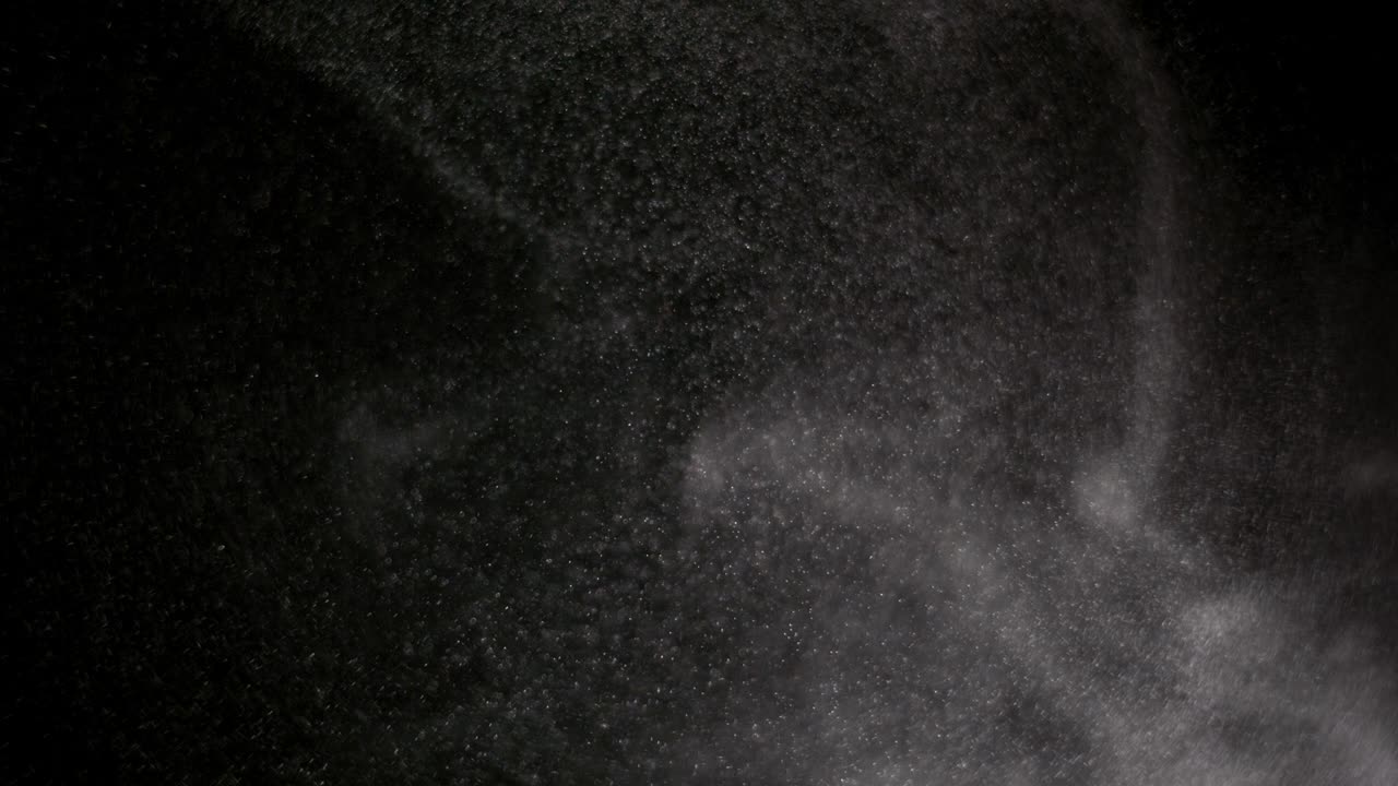 검은 바탕에 분리 된 파우더