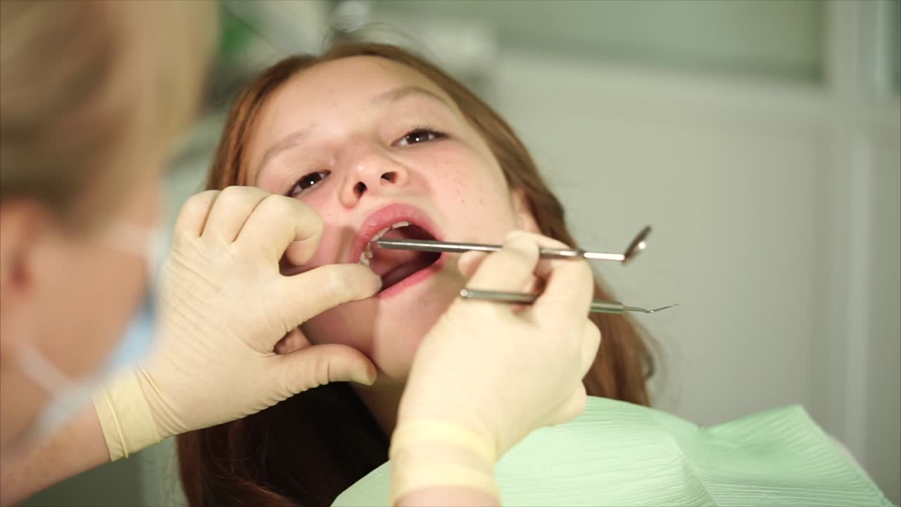 십대의 치과 검사