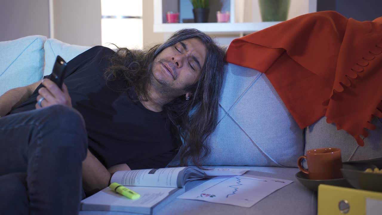 hombre perezoso y desordenado imprudente.