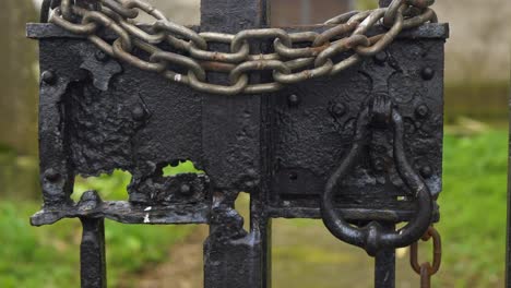 Deteriorating-Lock-Of-An-Old-Steel-Fence-Of-Graveyard-In-Ireland