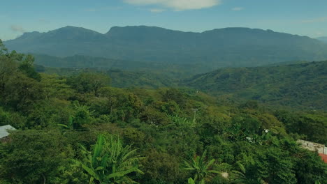 Luftaufnahmen-Verschiedener-Neuer-Maya-Häuser-In-Chiapas,-Mexiko,-Aufgenommen-In-4K