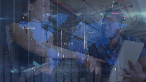 animación del procesamiento de datos financieros sobre personas de negocios que trabajan en la oficina