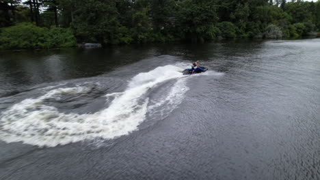 Extreme-motorsports-spinning-jet-ski-trick