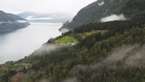 Paisaje-Pintoresco-De-Noruega