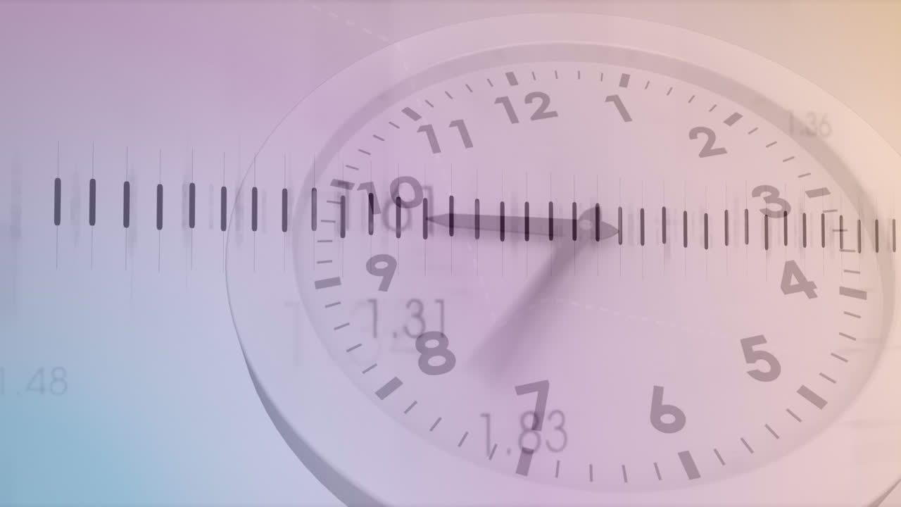 animación del procesamiento de datos sobre un reloj en movimiento