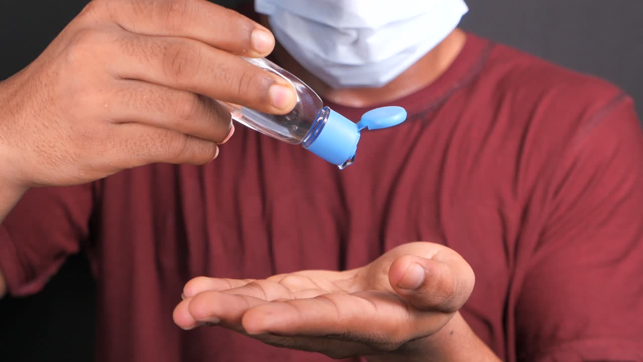 手洗い剤を塗る