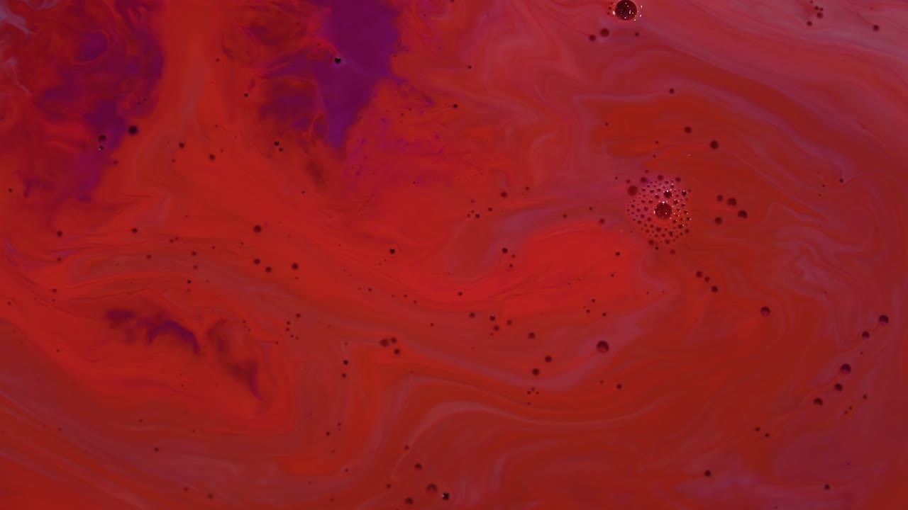 абстрактная красная и фиолетовая жидкая живопись