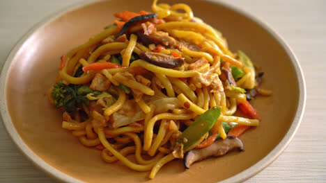 stir-fried-yakisoba-noodles-with-vegetable-in-vegan-style---Vegan-and-vegetarian-food-style