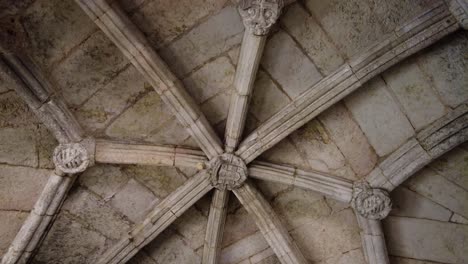 Decke-Des-Belem-turms-In-Lissabon,-Portugal---Low-Angle-Shot