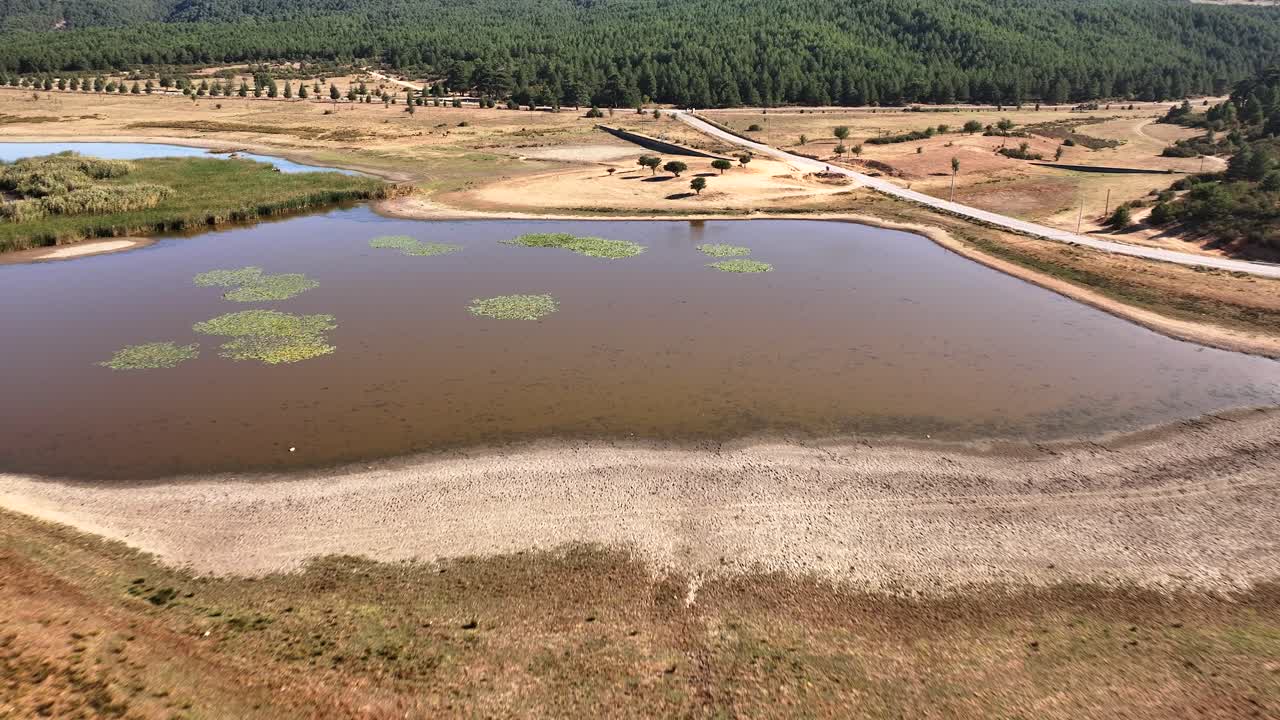 el lago buldan en cámara lenta desde arriba