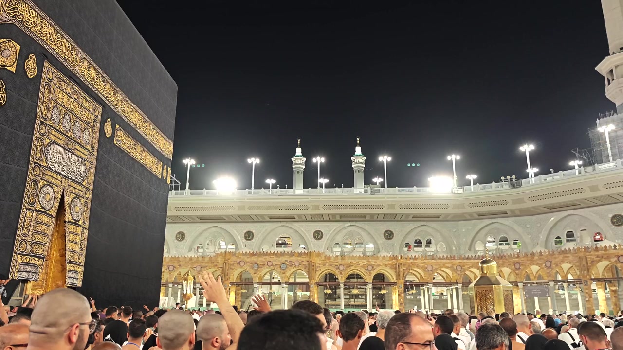 Crowd of Pilgrims Performing Tawaf Around the Kaaba in Mecca