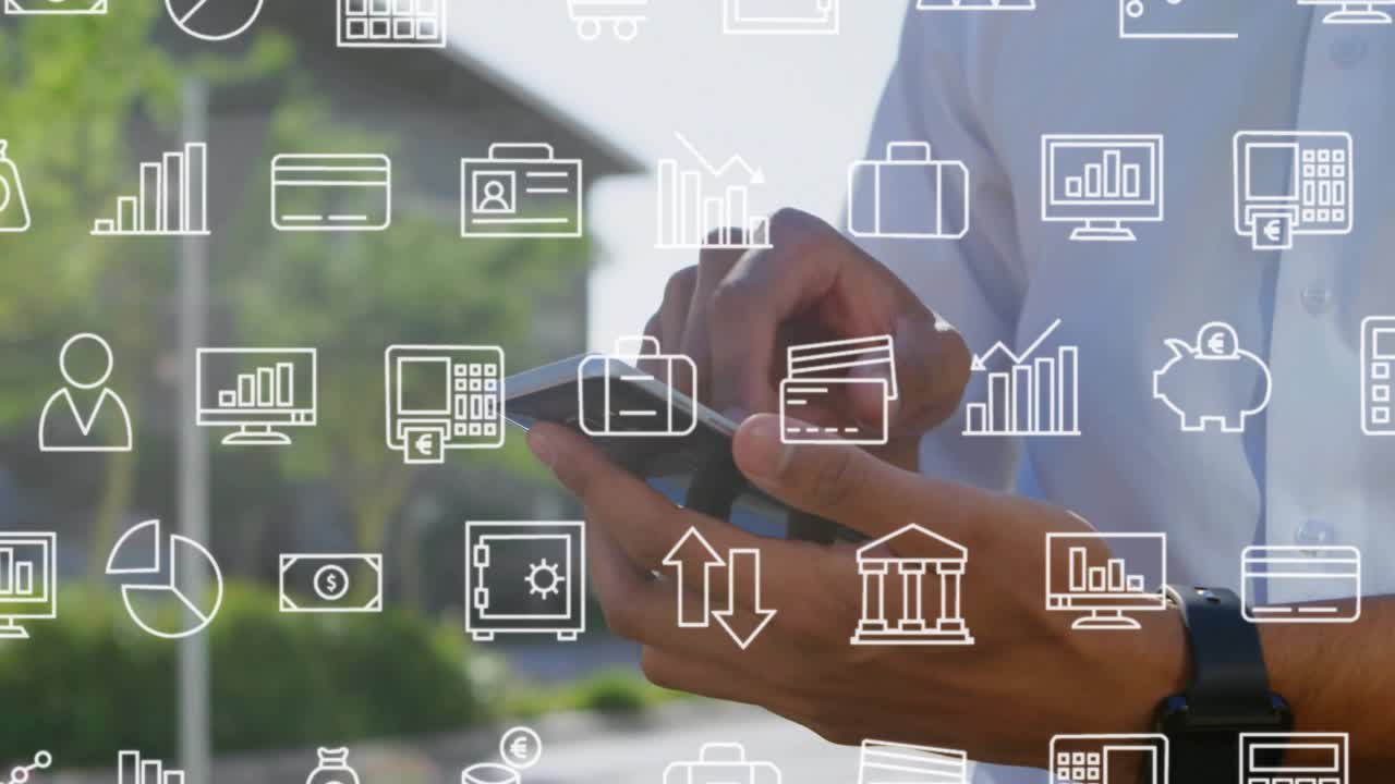 Homem tocando no smartphone, navegando em um aplicativo bancário, o que faz com que ícones de linha alternem entre símbolos financeiros.