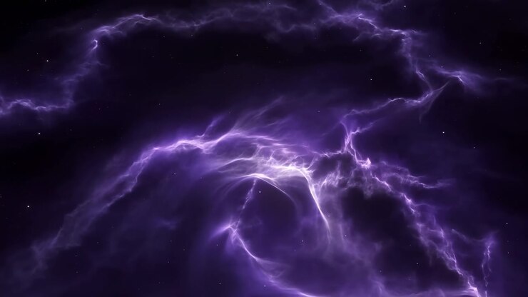 Nuvole viola incandescenti e luce eterea simile a plasma si diffondono su uno sfondo spaziale scuro e stellato, con una formazione vorticosa più luminosa vicino al centro inferiore.